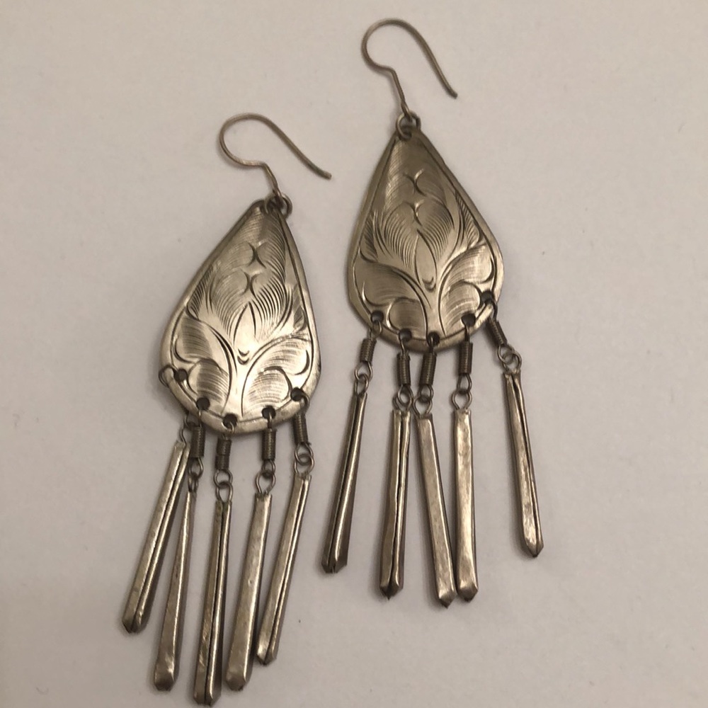 Vintage Silver tone dangling earrings